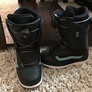 Vans Brystal Snowboard Boots